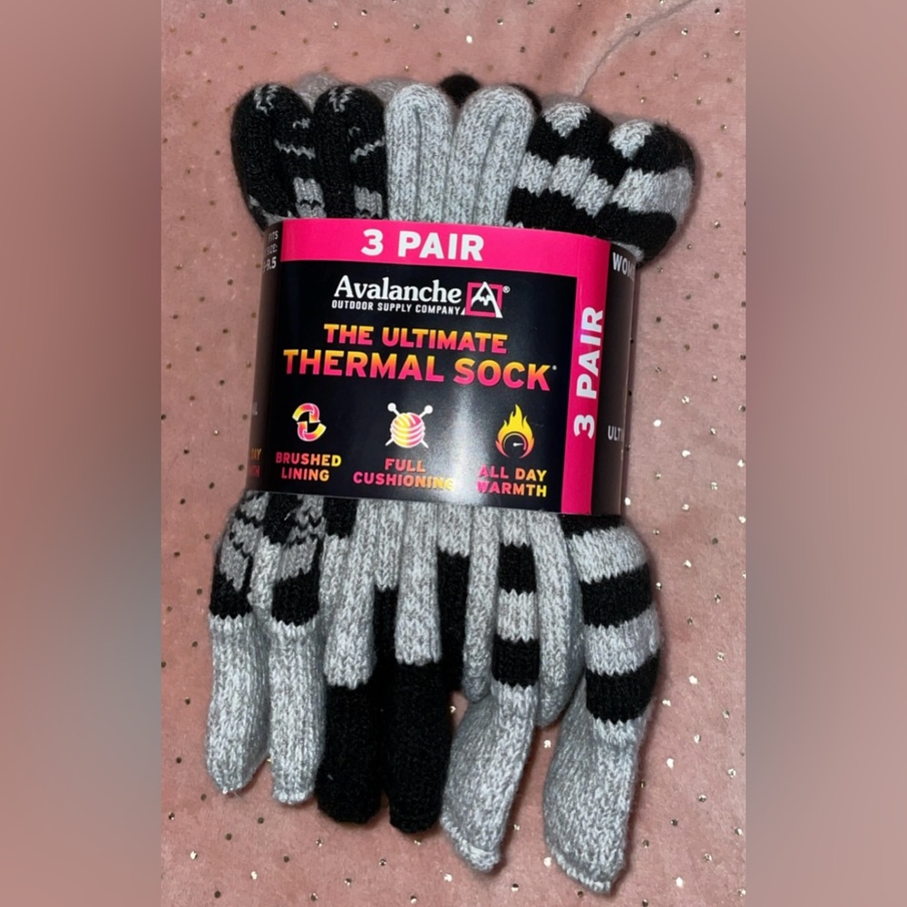 Avalanche Outdoor Thermal Black & Gray Crew Socks Women’s Size 5 - 9.5